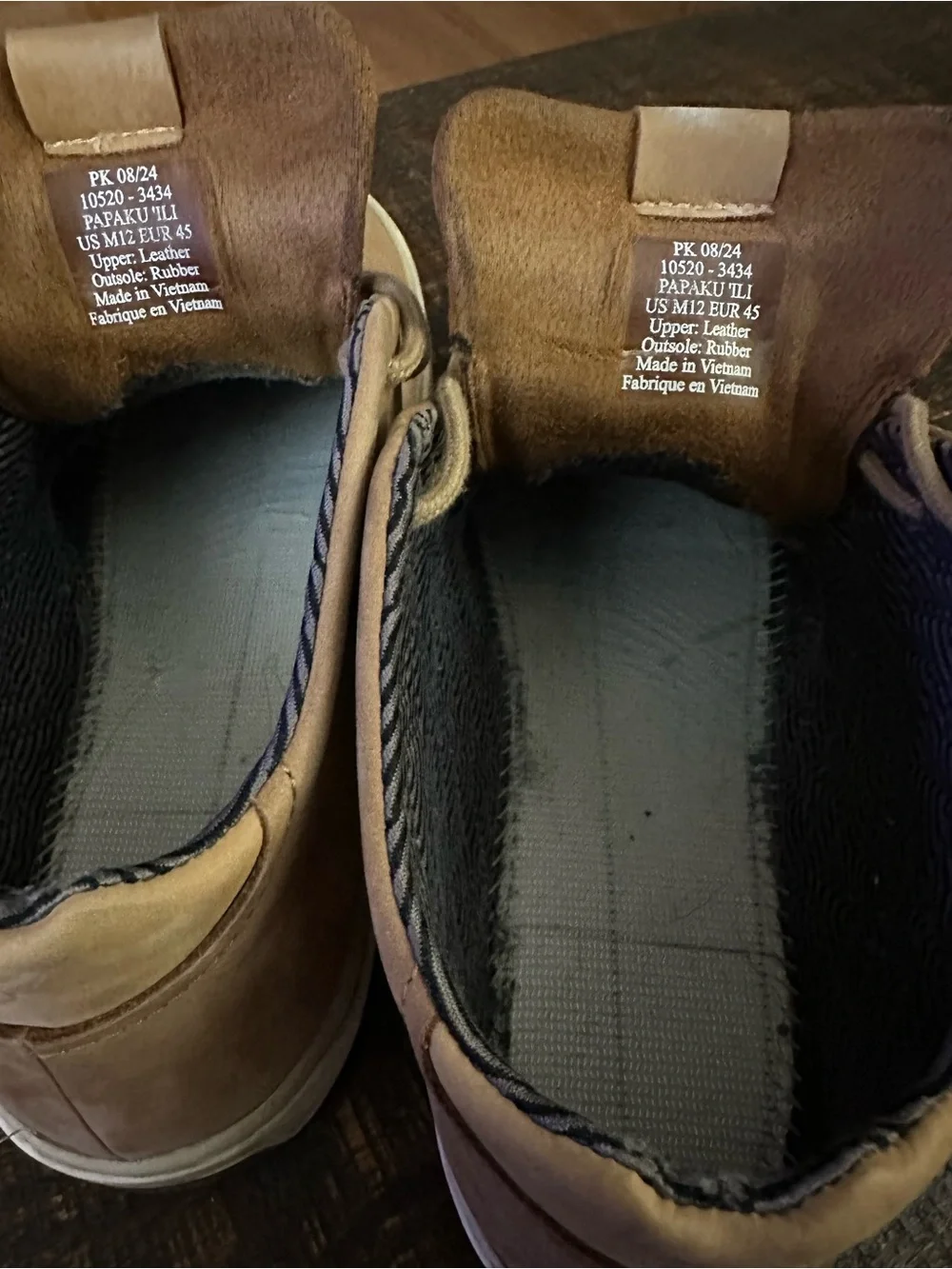 OluKai Men's Tan Chukka Casual Lace-Up Shoes